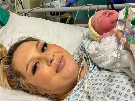 unbelievable surprise woman  birth   hours