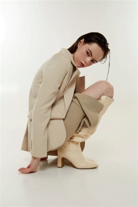 model tests/модельные тесты | Модельные позы, Модели, Модельное портфолио
