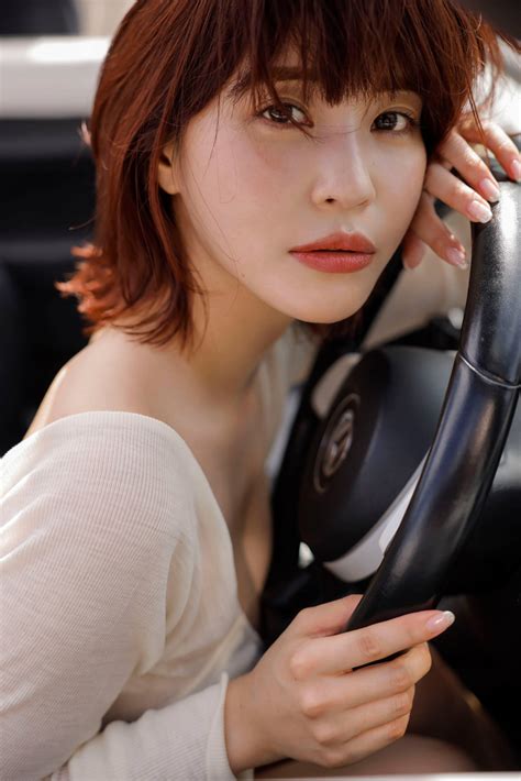 岸明日香がGカップ美バストを披露！デビュー10周年写真集『Culmination』が発売決定 | Qetic