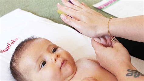 Passo A Passo Shantala - Shantala no bebê: passo a passo para realizar - Bebê Mamãe