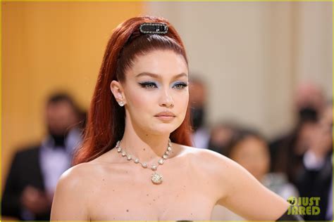 Gigi Hadid Debuts Red Hair at Met Gala 2021 | Photo 1323884 - Photo ...