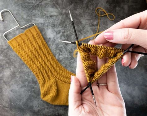 The Ultimate Guide to Knitting With Double Pointed Needles