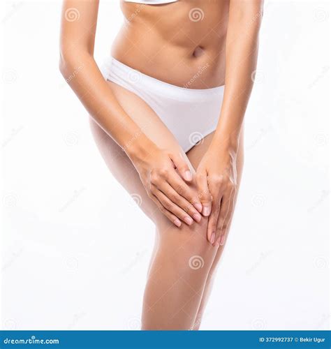 MRI Of The Right Knee Showing Mild Joint Effusion, With Normal Other