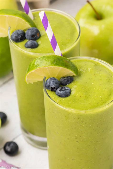 Spinach Fruit Smoothie - Eating on a Dime