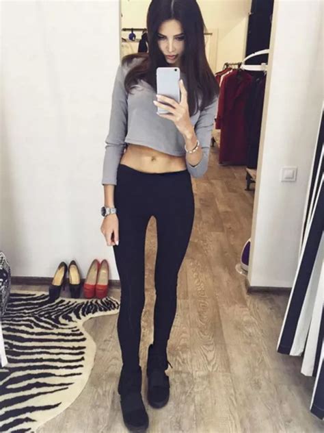 Size 6 model sparks controversy by posting skinny pictures of herself ...