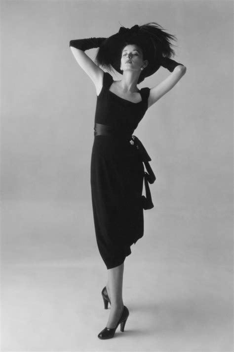 What Fashion Looked Like in Vogue in 1946—The Year of the Costume ...