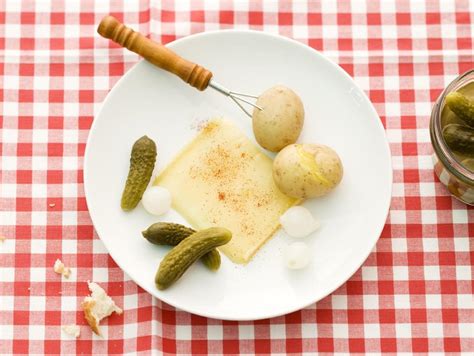 Basic raclette recipe | Cheeses from Switzerland