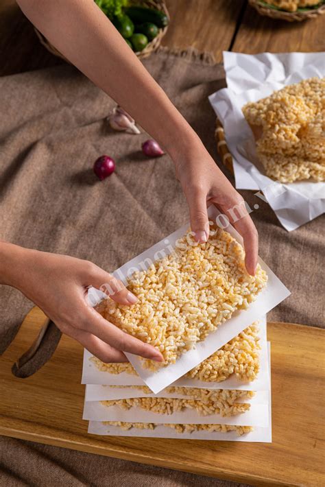 Cơm cháy Ninh Bình Vàng 130 g – Công ty cổ phần sản xuất và thương mại ...