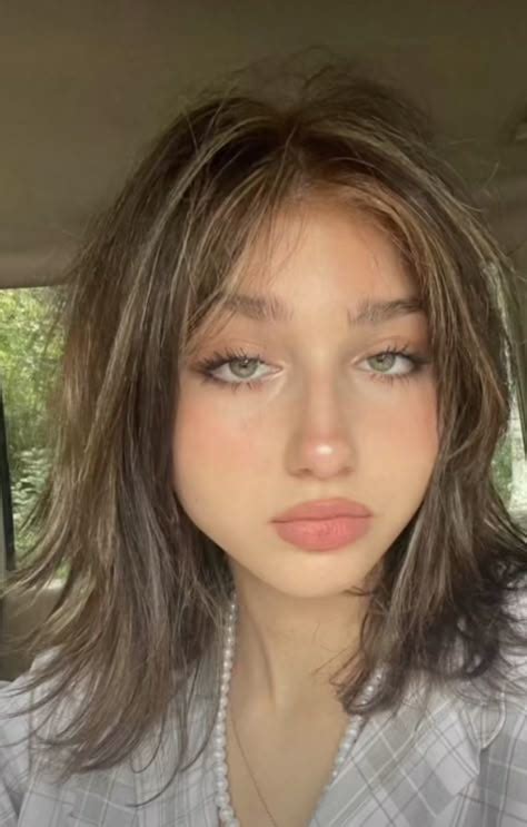 brown hair hazel eyes girl