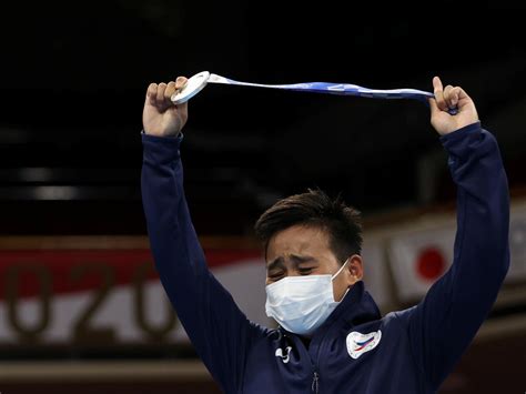 Lesbian Filipino boxer dedicates silver medal to LGBT+ community | The