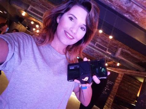 Cadaea on Twitter: "Guess which idiot had to convince her bf to give