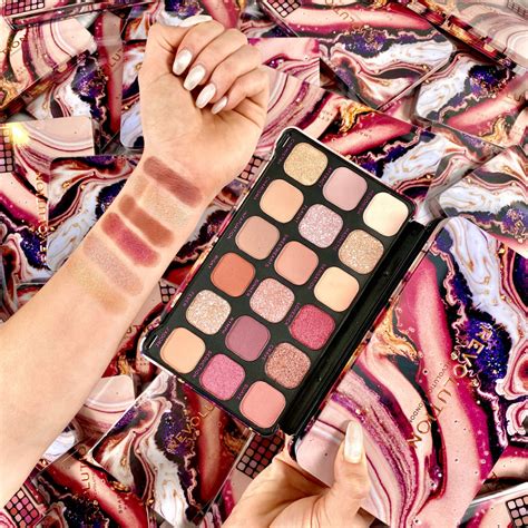 Revolution палитра сенки за очи - Forever Flawless Eyeshadow Palette ...
