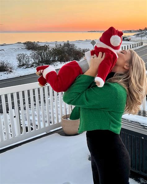 KAROLINE LEAVITT | Beach day with my beach bum ☀️💛🥰 | Instagram