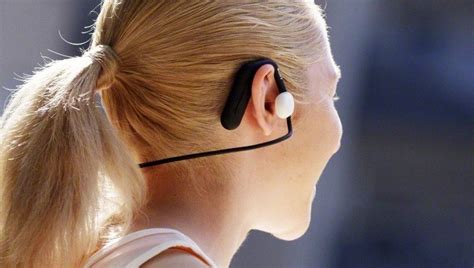 Sony представила Bluetooth-наушники Float Run, которые не нужно ...