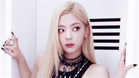 Lia Lin's Instagram, Twitter & Facebook on IDCrawl