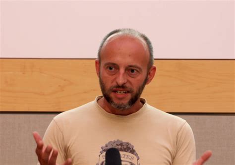 Phylogenetic trees and biodiversity research: “Highly Cited Researcher ...