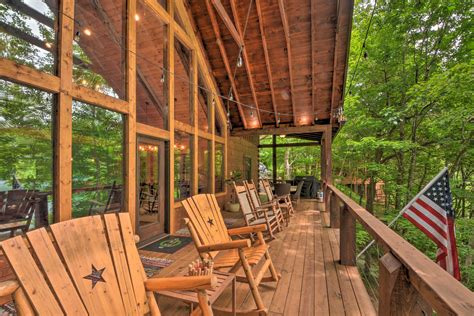 Lakefront Lodge w/Decks, Hot Tub, Game Room & More - Home Rental in Aquone