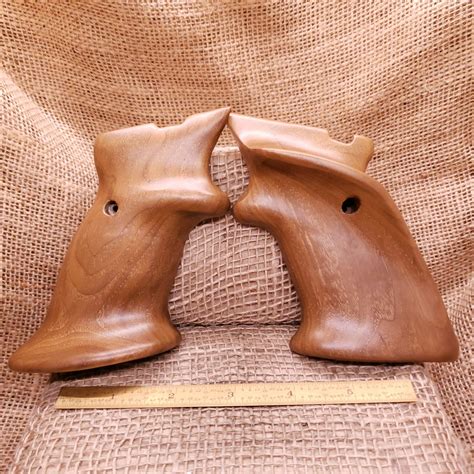 Hi-Standard Model 104 Supermatic Citation Walnut Grips | w/ Thumb Rest