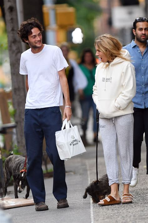 Sienna Miller and Oli Green Stop by Magnolia Bakery in New York 05/30