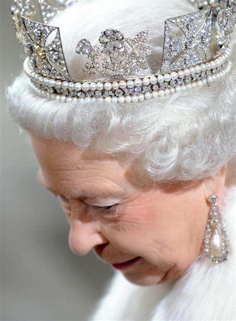 Queen Victoria's Heirlooms of the Crown | Reine elizabeth, Reine d'angleterre, Diadèmes royaux