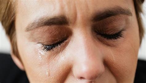 Chorar Da Dor De Cabeça - Por que chorar dá dor de cabeça? Entenda e saiba amenizar - Tá Saudável