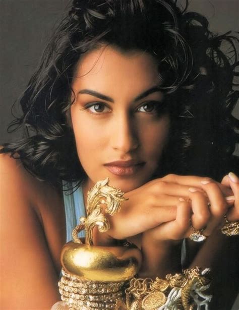 Yasmeen Ghauri photo shoot Elle 1990s | Model aesthetic, 90s models