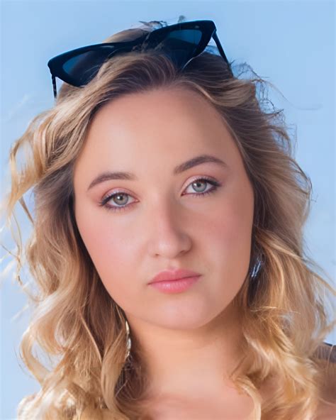 Chloe Chevalier (Actress) Wiki, Age, Net Worth, Husband, Family, Videos