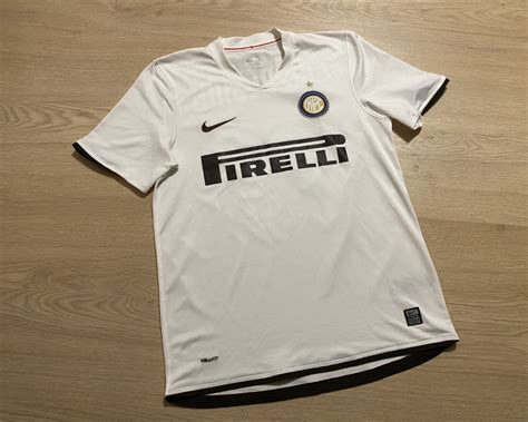 Nike Vintage Nike FC Inter Milan Away 2009/10 77 Quaresma Shirt | Grailed