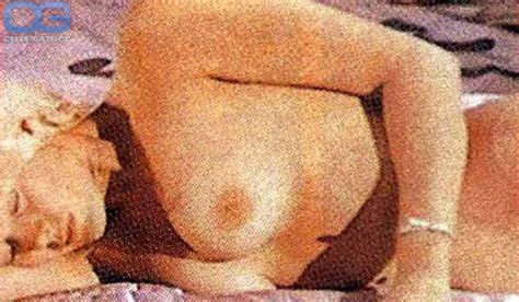 Connie Stevens nackt, Nacktbilder, Playboy, Nacktfotos, Fakes, Oben Ohne