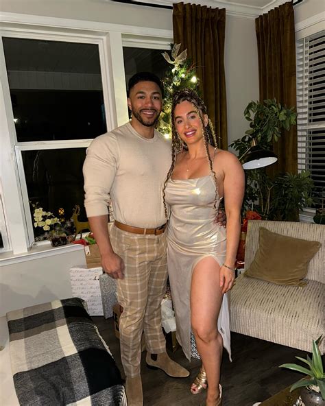 Melania Krystle - WE ARE 15 AWAY FROM GOAL!!! Please make sure you