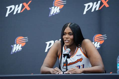 Phoenix Mercury's Kalani Brown brings size, defense after Brittney