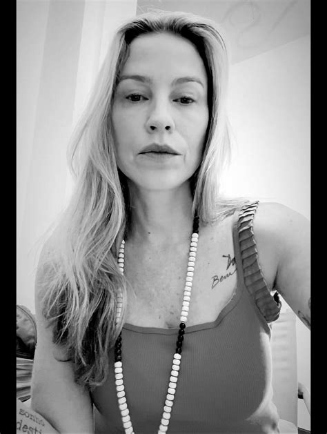 Foto: Luana Piovani expôs que é ela quem paga a maior parte das