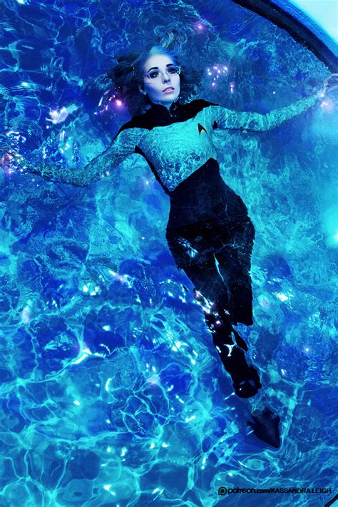 Depvailon.Com: Kassandra Leigh - Holodick Holiday | Page 1/4