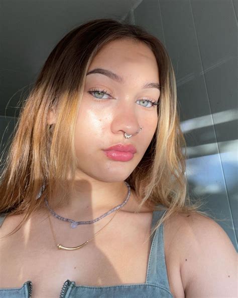 Halia Beamer Eye Color - The Best Picture Of Beam