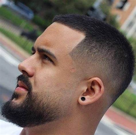 Pin em Волосы | Cabelo curto e barba, Cabelo curto com barba, Estilos ...