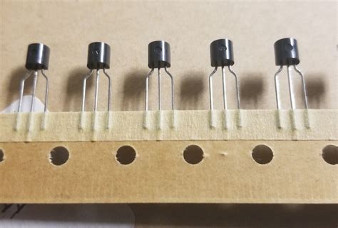 MPS2222ARLRA MPS2222A Motorola Transistor NPN 40V 60mA TO92 2000 pc ...