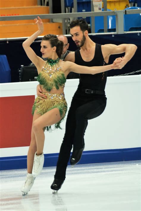 Papadakis / Why Nip Slip Figure Skater Gabriella Papadakis Couldn T