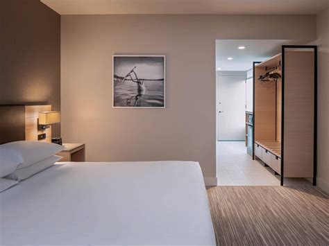 Downtown Seattle Hotel Rooms & Suites | Hyatt Regency Seattle