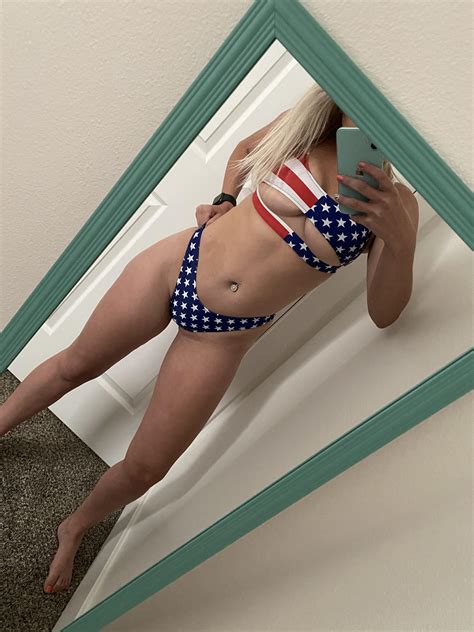 First post on here 🥺 what do you think of my all natural body? | Scrolller