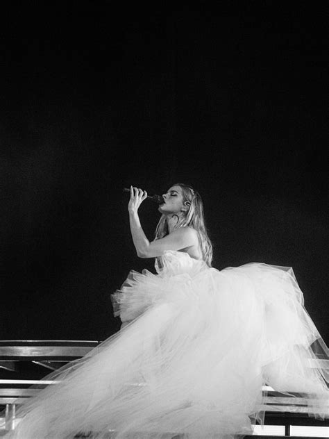 Addison Rae's Naughty Crystal Nude Vibes Hittin' Hard – Barnorama