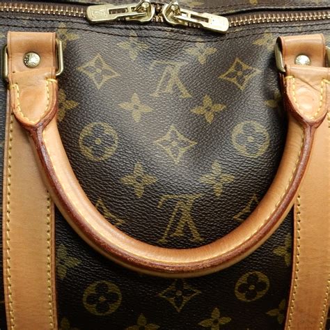 how much does it cost to make louis vuitton bag