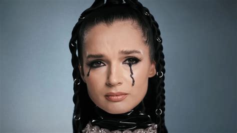 Poppy announces six-episode variety show, Improbably Poppy | Kerrang!