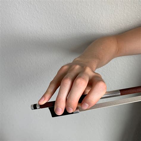 how to hold a violin 4