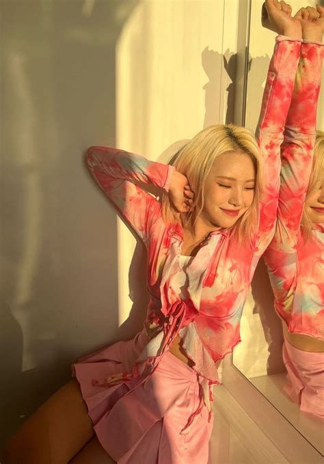 Yoon Jia Profile, Age, Birthday, Height, & Facts