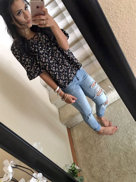 Casual date night outfit idea | Casual date night outfit, Night outfits