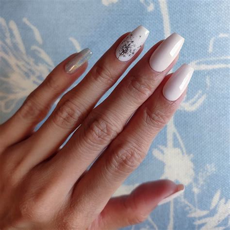 The Complete Guide to Strengthening Brittle Nails: Expert Tips and Sol