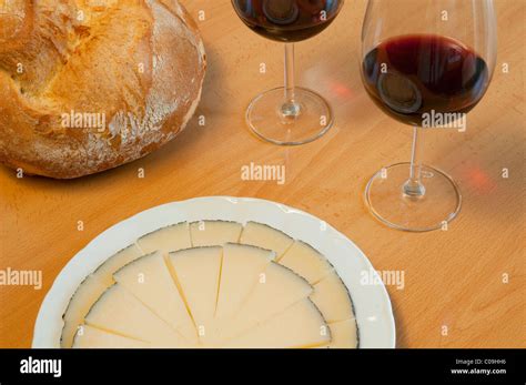 Manchego cheese serving. La Mancha, Spain Stock Photo - Alamy