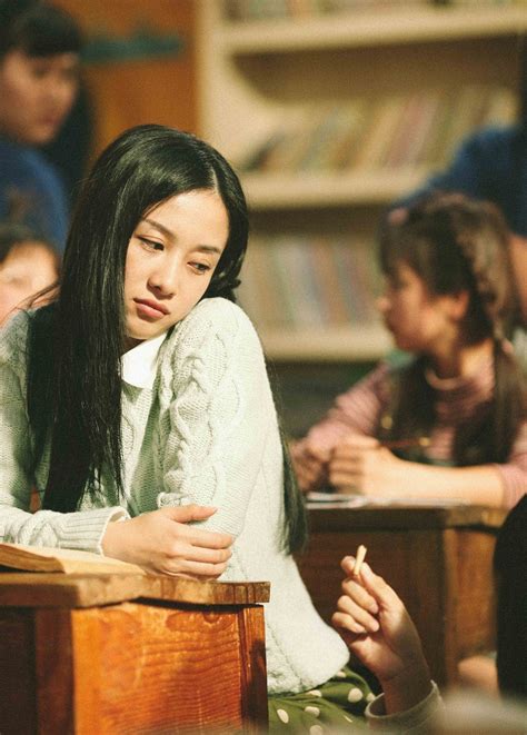 dong cung vai trong thang nam ruc ro jun vu dep hon min hyo rin