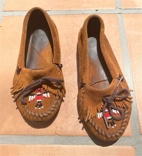 minnetonka slippers men