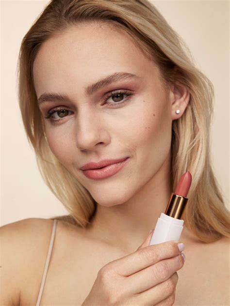 BEYOND LIPSTICK 04 Spicy Nude – BYENA BEAUTY